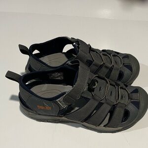 Gray and Black Outdoor Sandals with Closed-Toe Design
